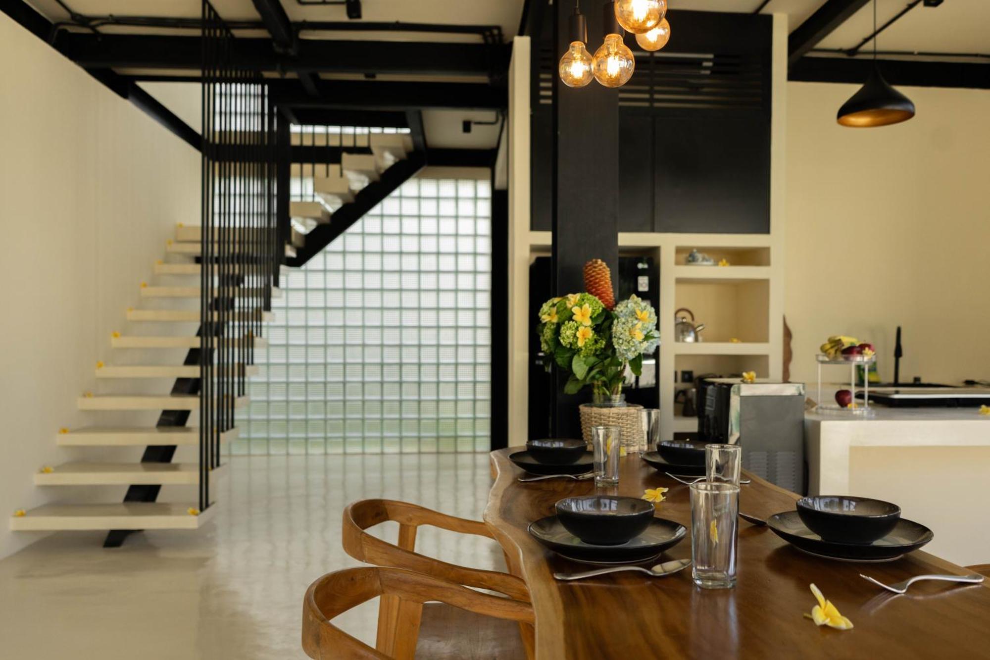 Hillstone Luxury Village